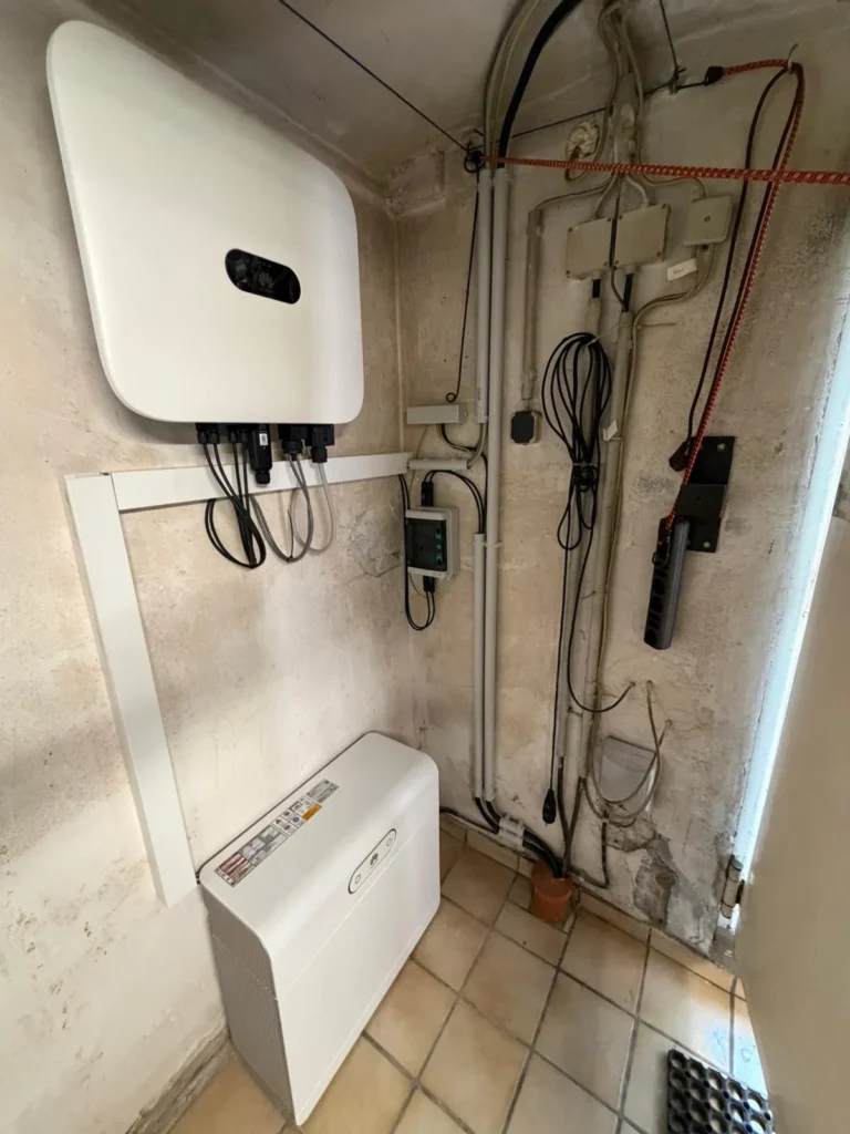 Speichersystem einer Photovoltaikanlage mit Notstrom-Versorgung