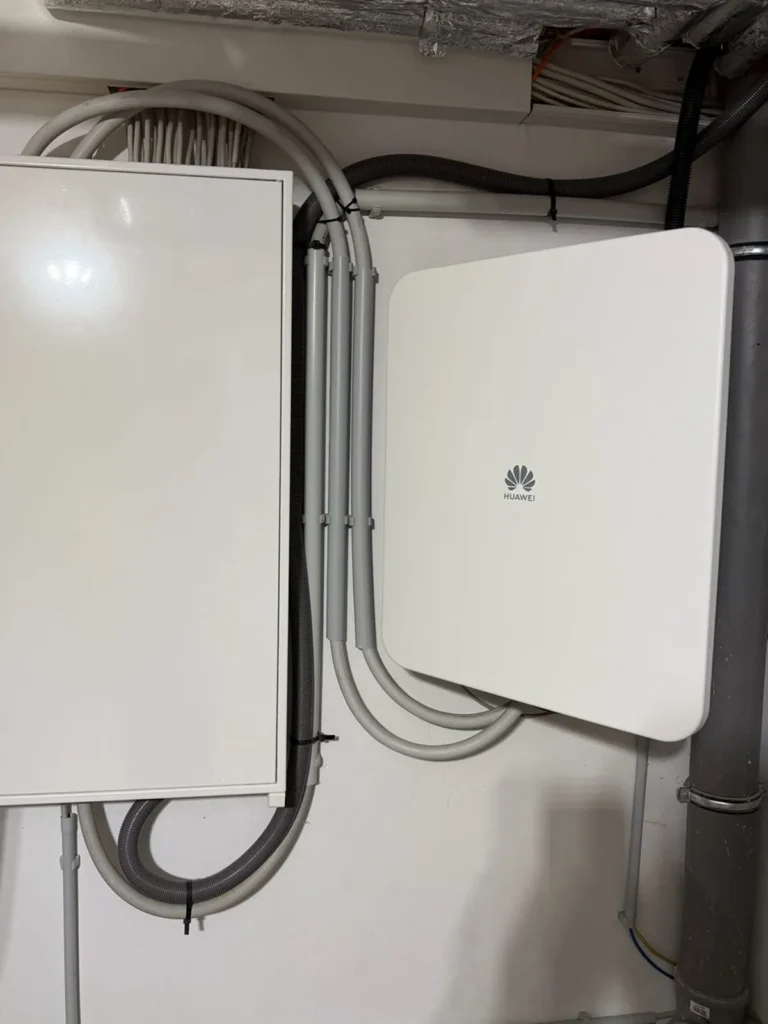 Steuereinheit der neuen Photovoltaik-Anlage