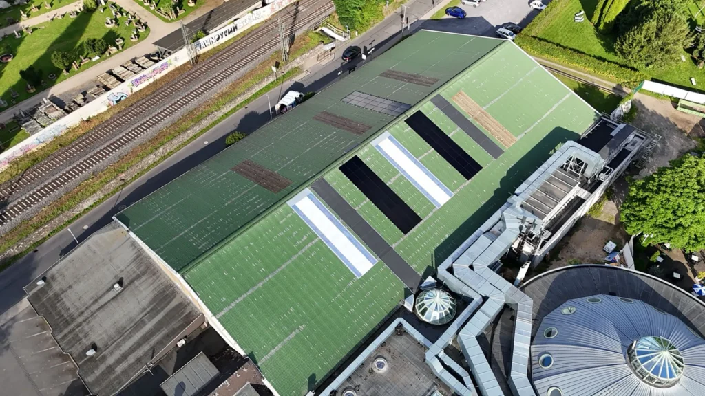 Draufsicht auf die neue PV-Großanlage