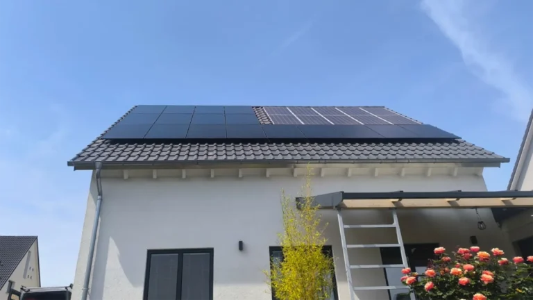 Aufnahme der Photovoltaik Referenz beim Kunden zuhause
